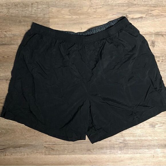 Columbia Woman’s Black Active Shorts, elastic waist, size 2X, length is 6” - Picture 1 of 8